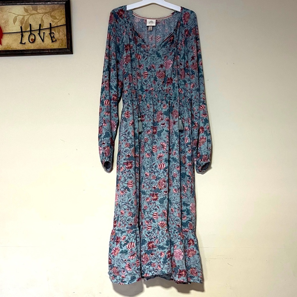 ⚡️ Flash sale! Smocked waist midi dress